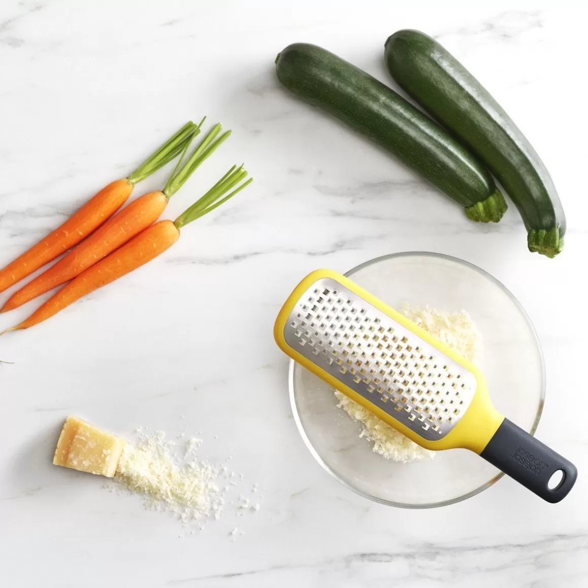 JOSEPH JOSEPH Tarka Grip Grater Na Miske Z Duzymi Oczkami 26,5X7,8 Cm